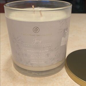 Chesapeake Bay Eucalyptus Aloe Candle - Cream and Gold